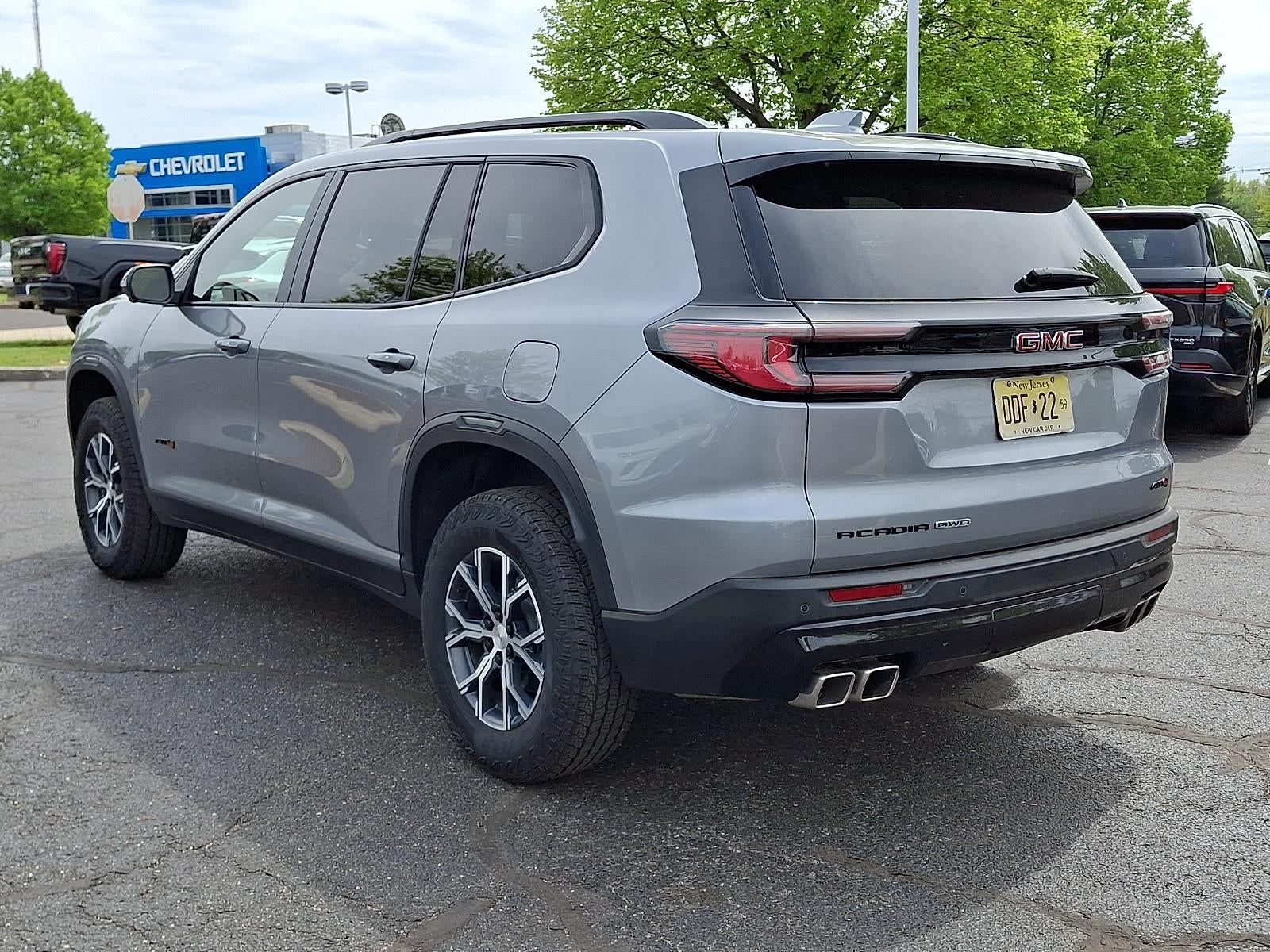 2025 GMC Acadia AT4