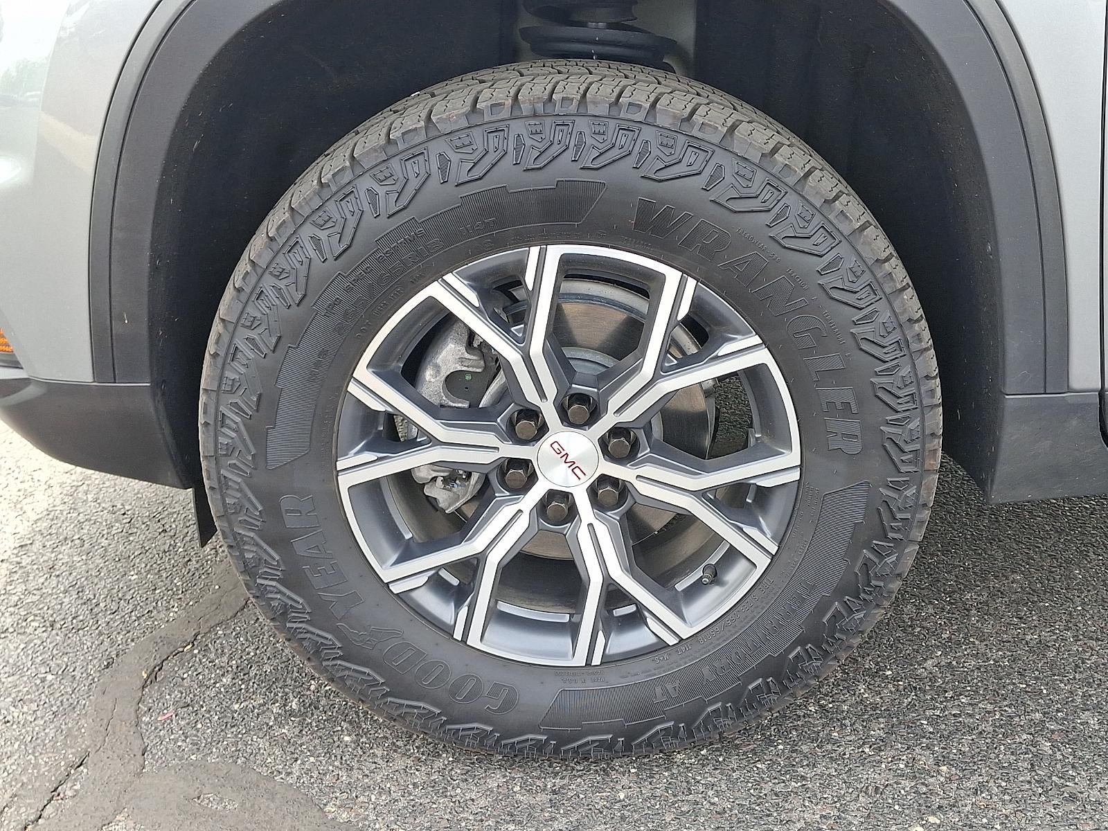 2025 GMC Acadia AT4