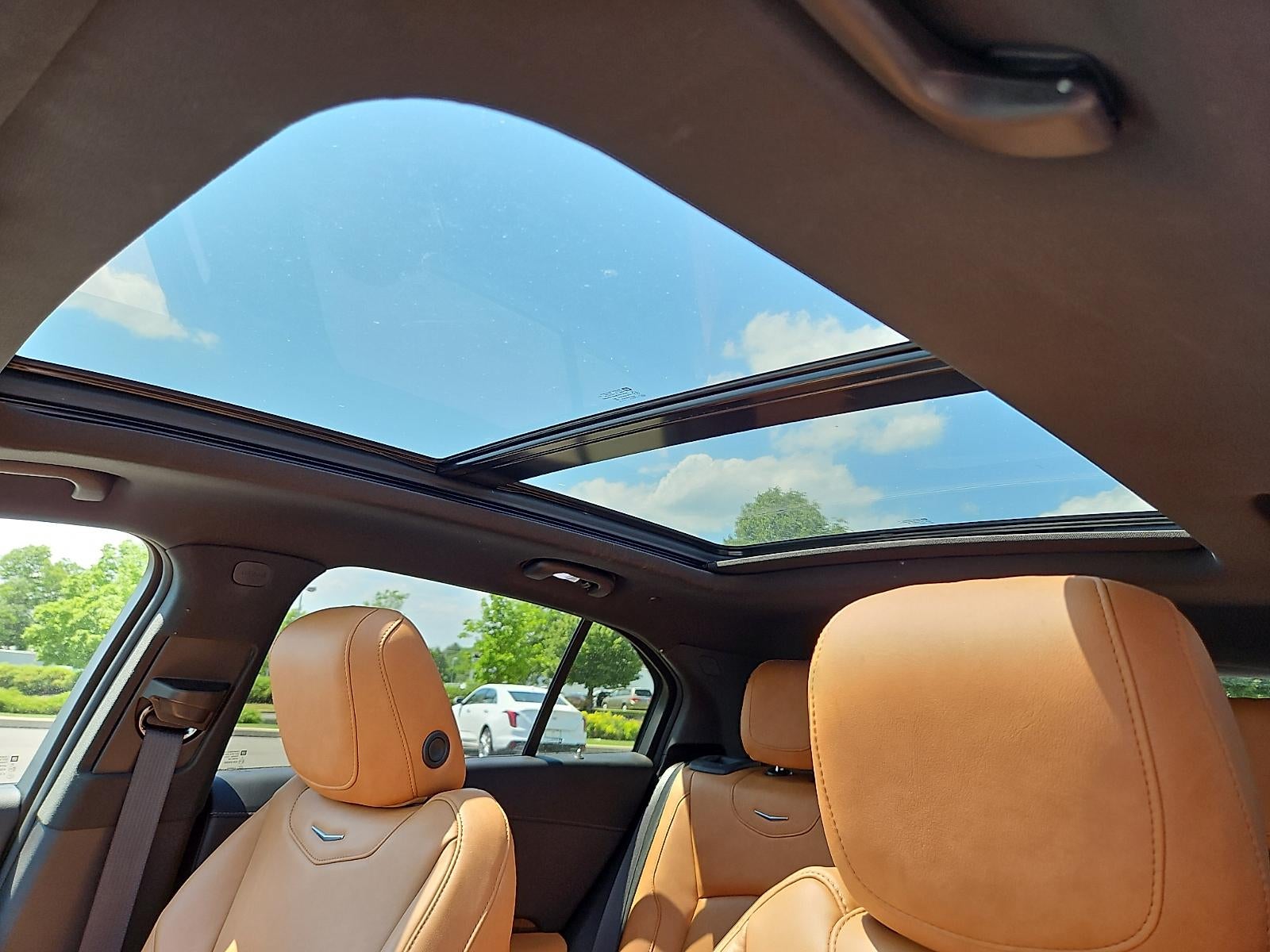 2022 Cadillac XT4 Premium Luxury