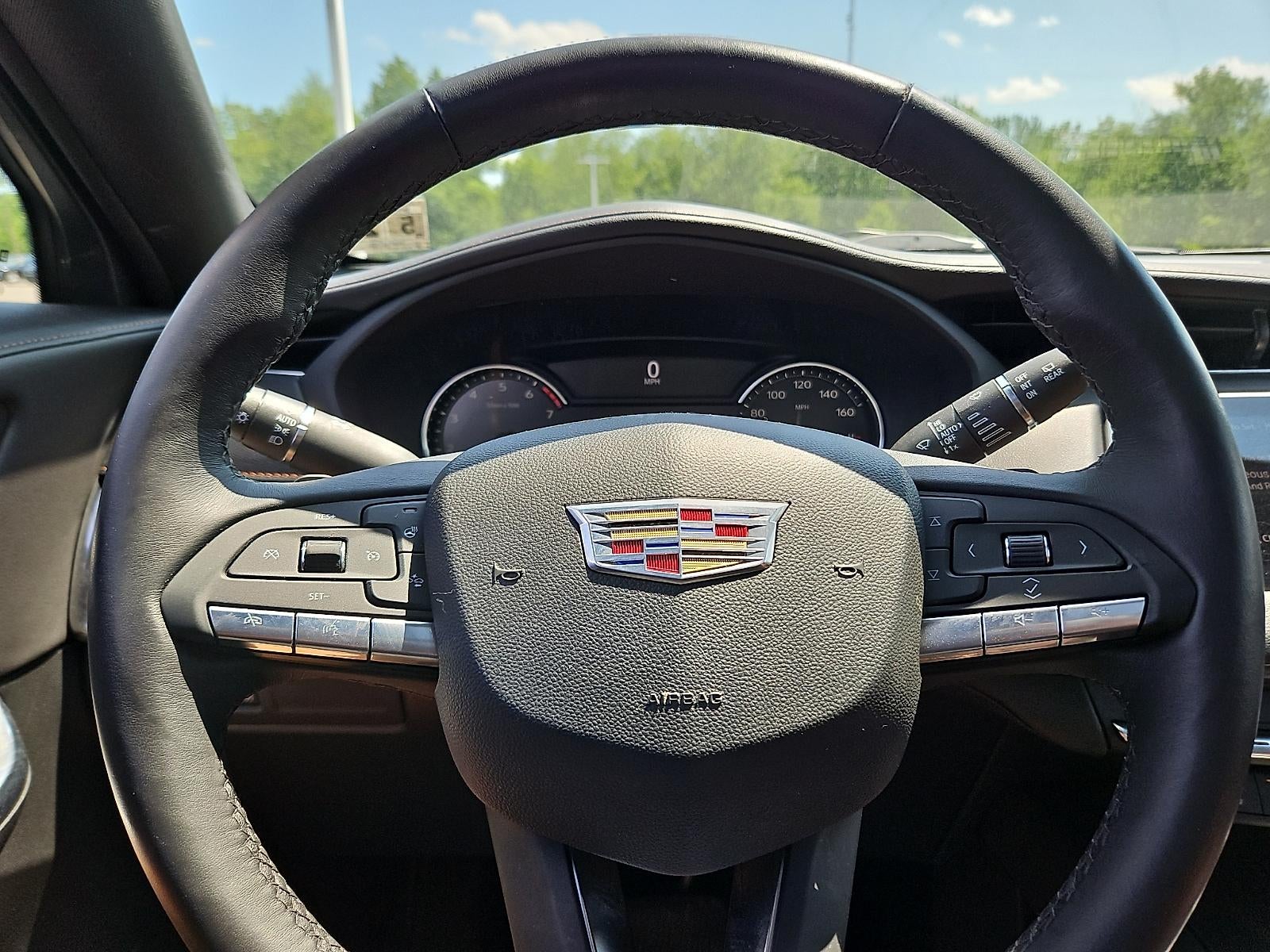 2022 Cadillac XT4 Premium Luxury