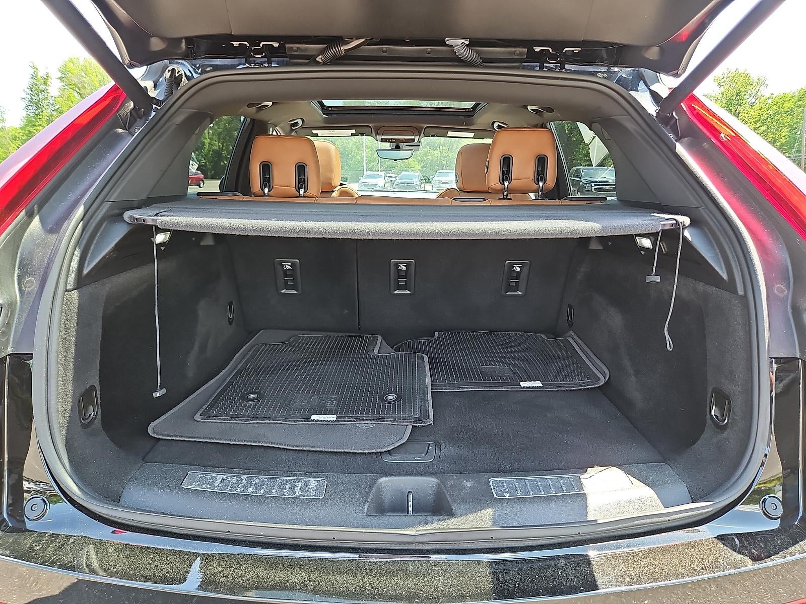 2022 Cadillac XT4 Premium Luxury