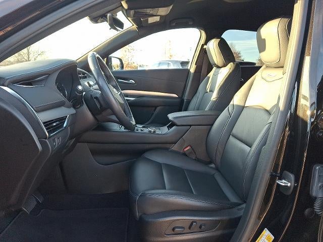 2022 Cadillac XT4 Premium Luxury