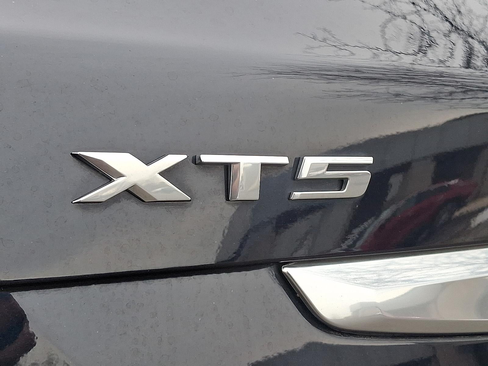 2022 Cadillac XT5 Luxury