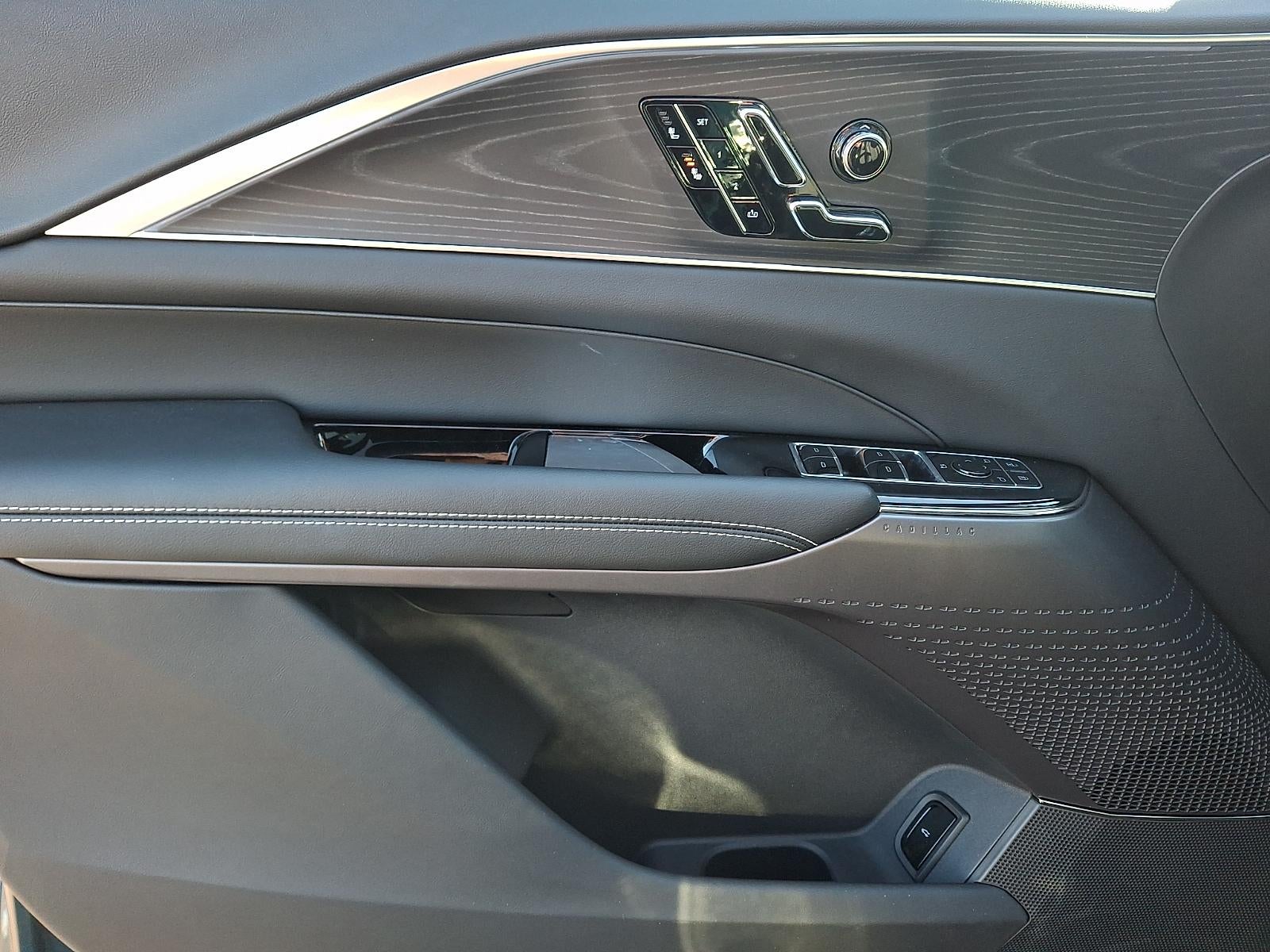 2025 Cadillac LYRIQ Luxury 1