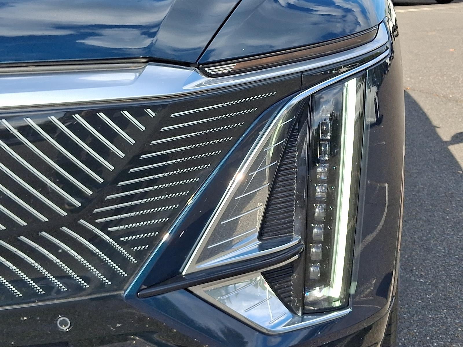 2024 Cadillac LYRIQ Luxury 1