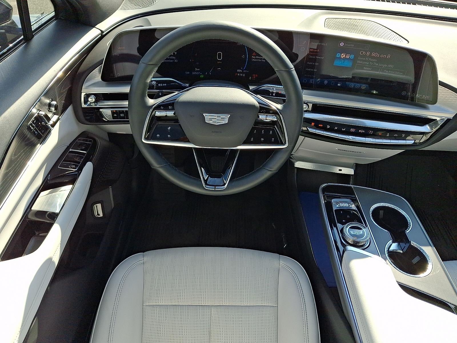 2024 Cadillac LYRIQ Luxury 1
