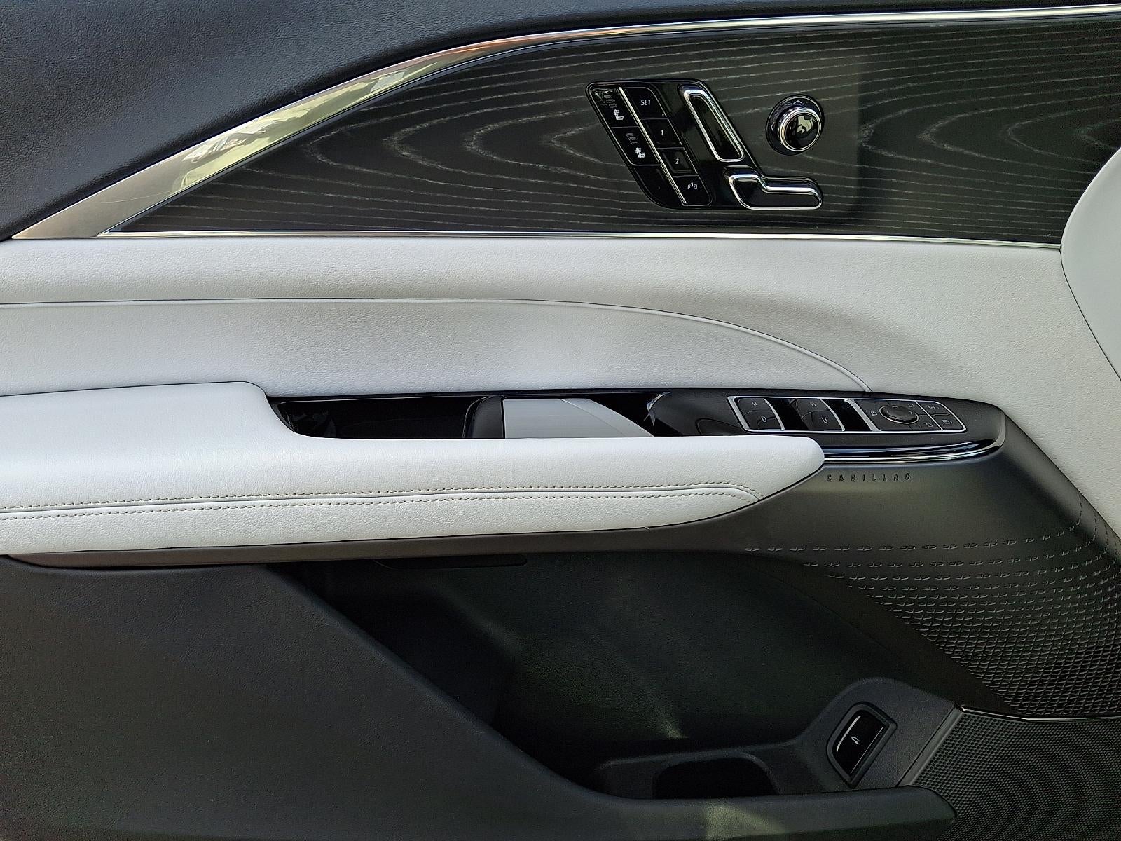 2024 Cadillac LYRIQ Luxury 1