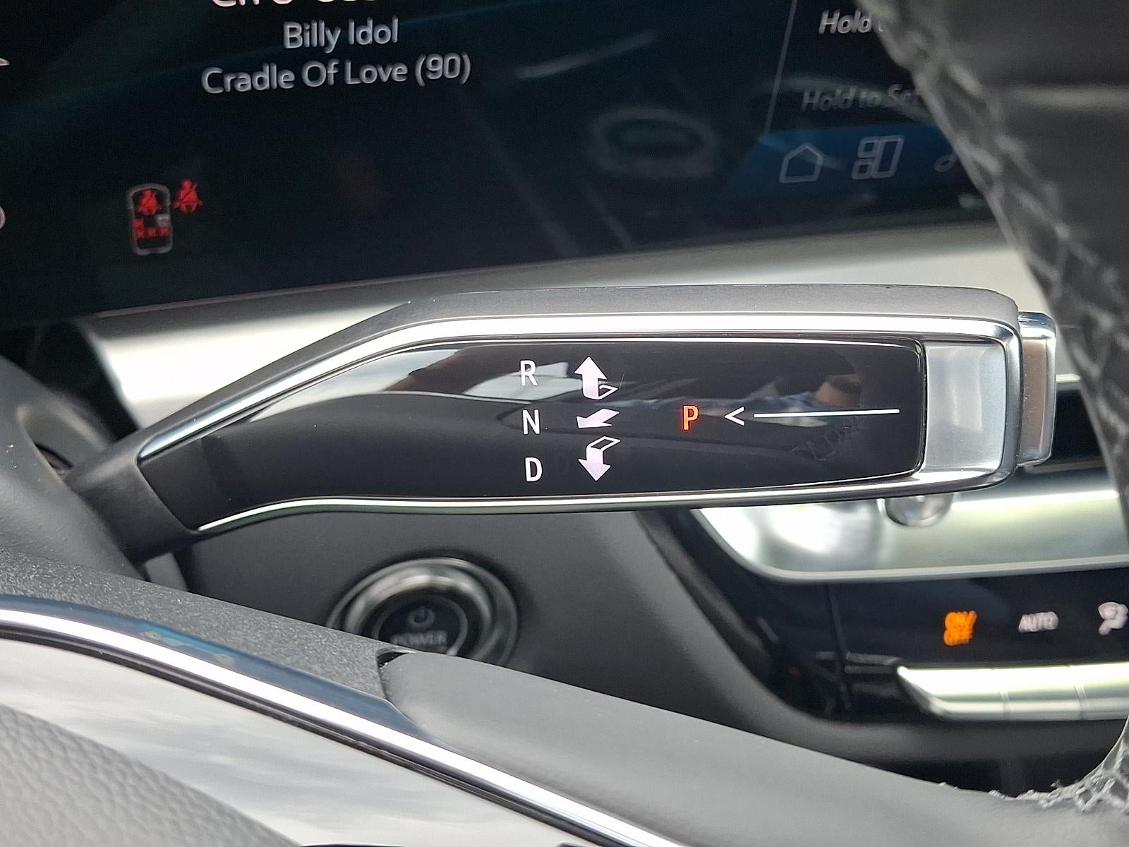 2025 Cadillac LYRIQ Luxury 3