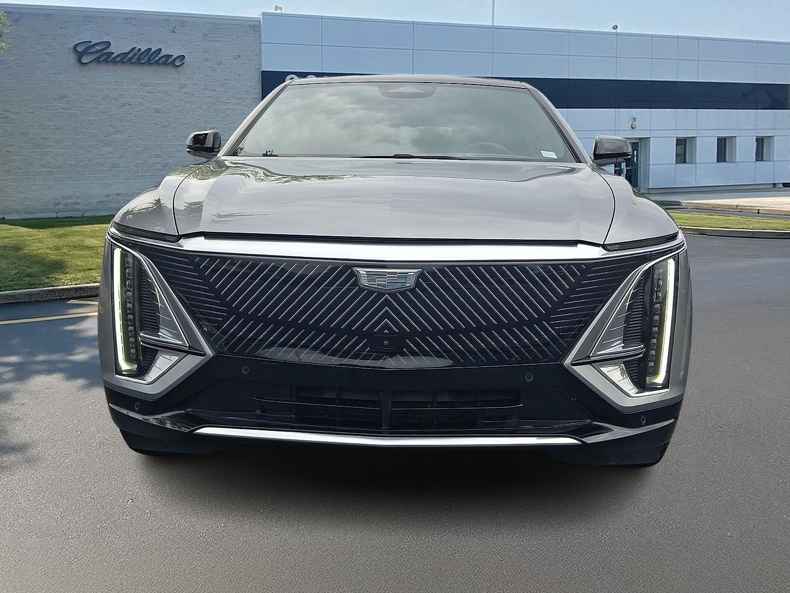 2025 Cadillac LYRIQ Luxury 3