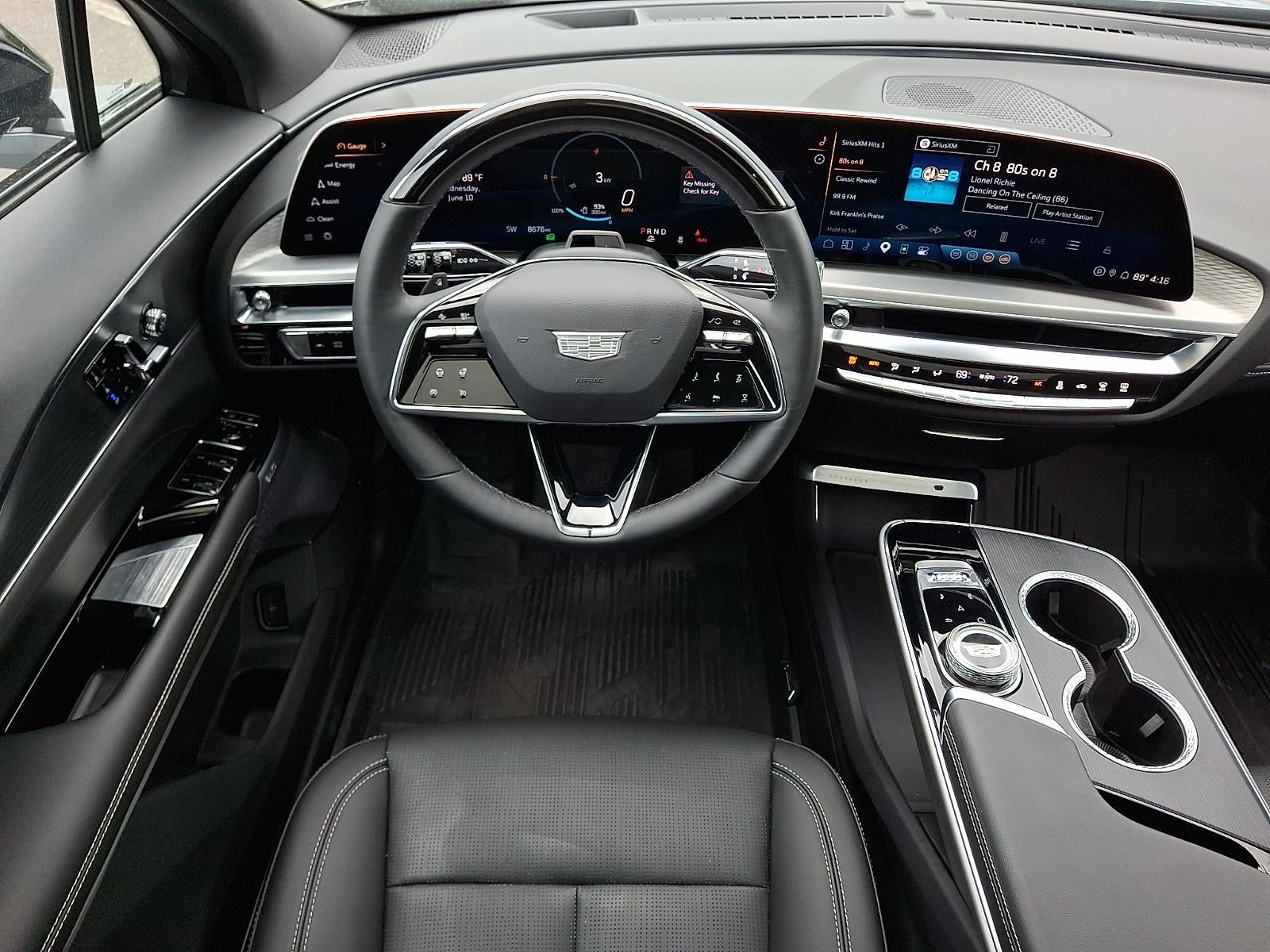 2025 Cadillac LYRIQ Luxury 3