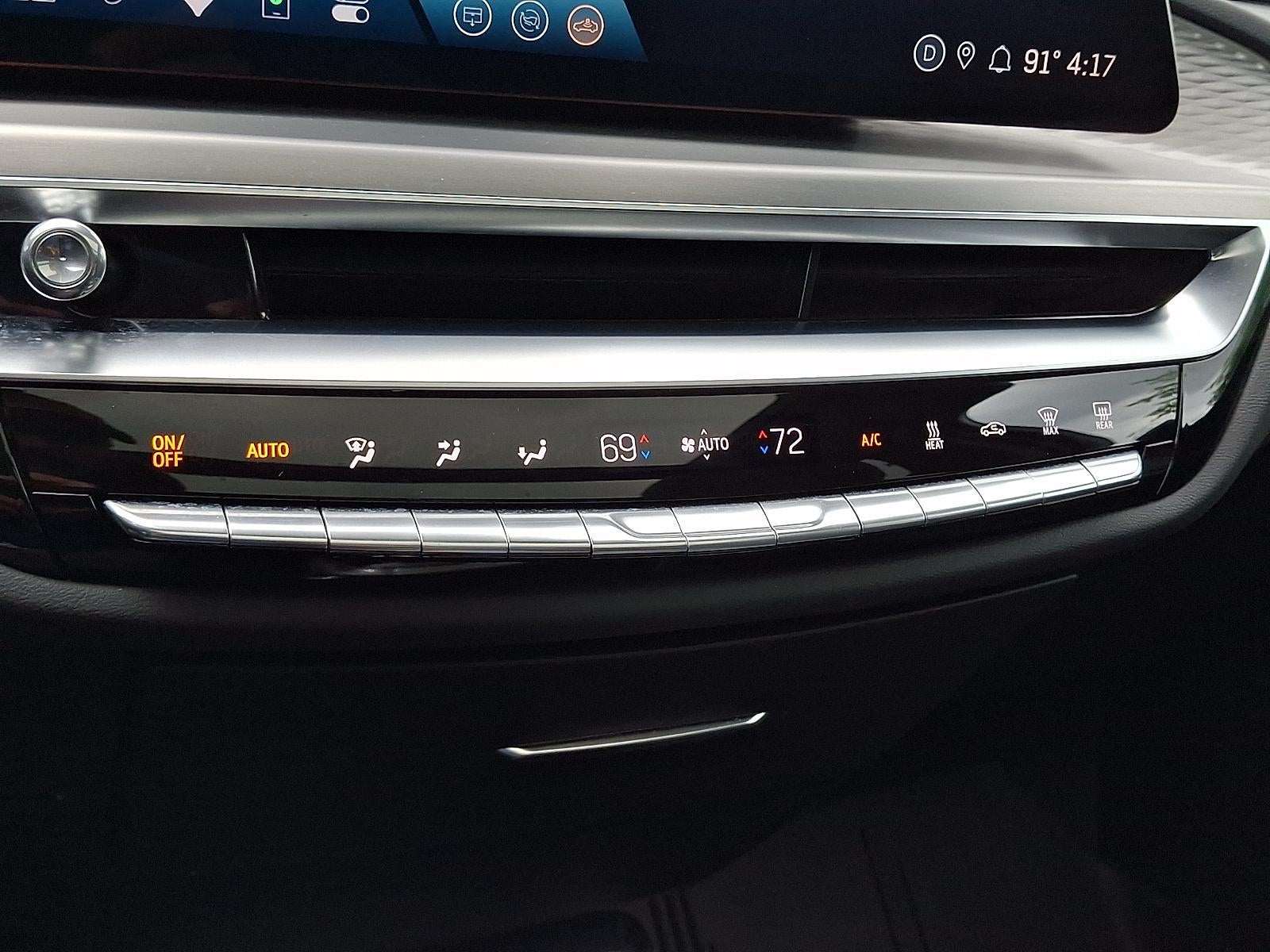 2025 Cadillac LYRIQ Luxury 3