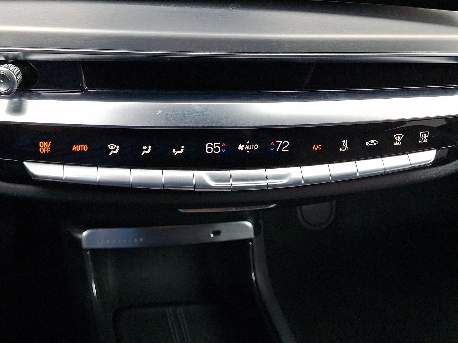 2025 Cadillac LYRIQ Luxury 3