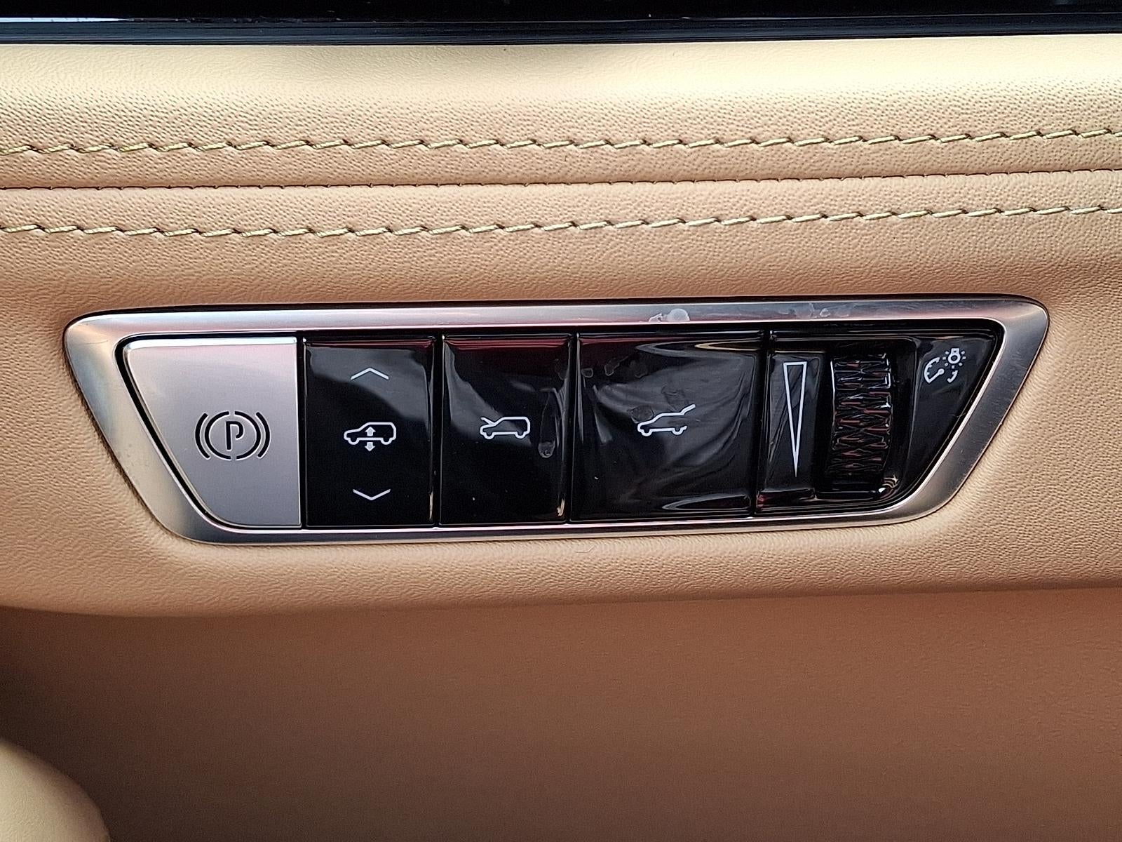 2025 Cadillac ESCALADE IQ Luxury 2