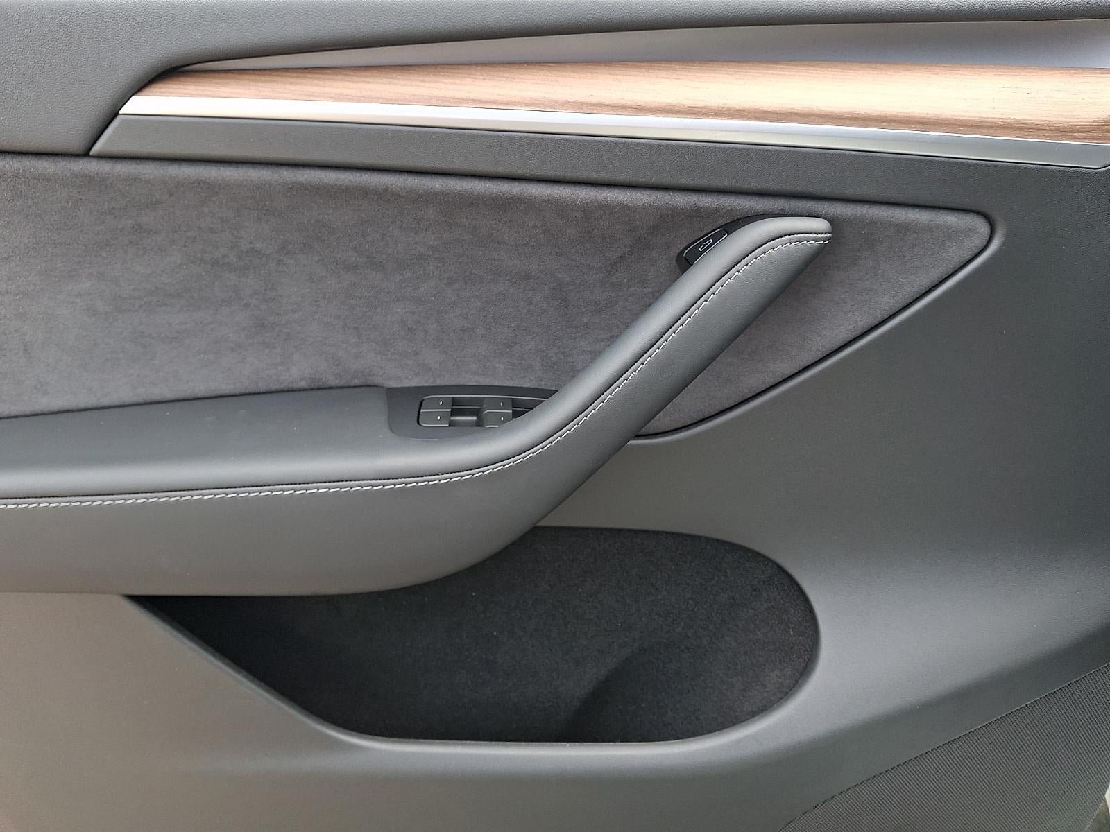 2023 Tesla Model Y Base